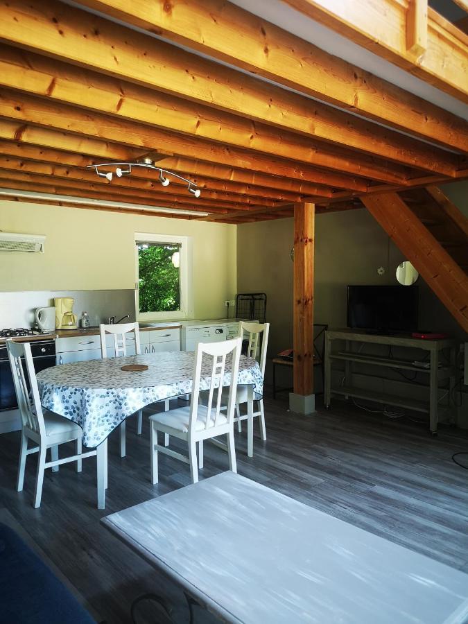 Gite Les Hunieres Fourneville Eksteriør billede